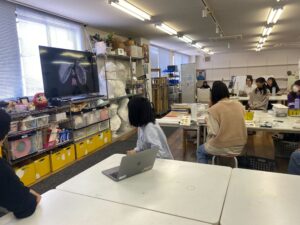 GW講習  人物画実習中の一コマ　芸大美大受験科
